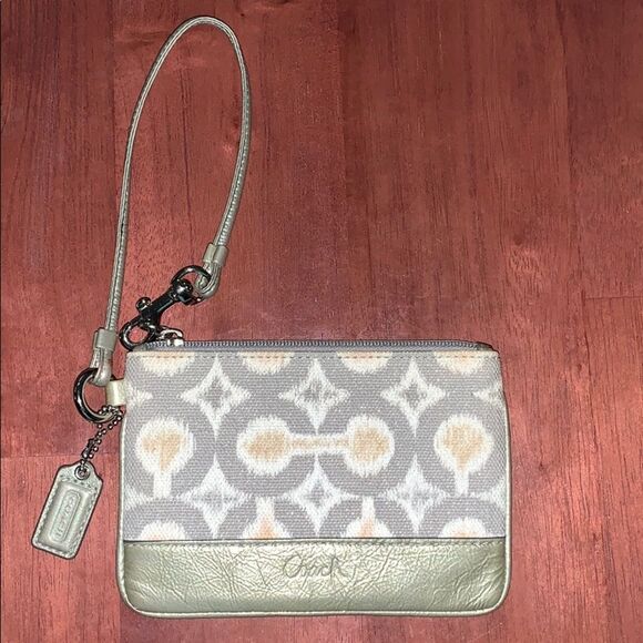 Coach wristlet - Picture 1 of 3